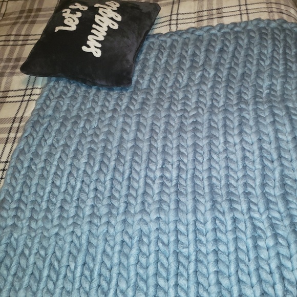 Handmade chucky knit throw blanket - Picture 3 of 4